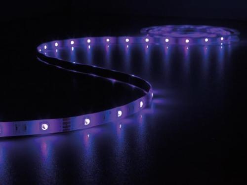 Perel SET MIT FLEXIBLEM LED-STREIFEN, CONTROLLER UND NETZTEIL - MUSIKGESTEUERT - RGB - 150 LEDs - 5 m - 12 VDC