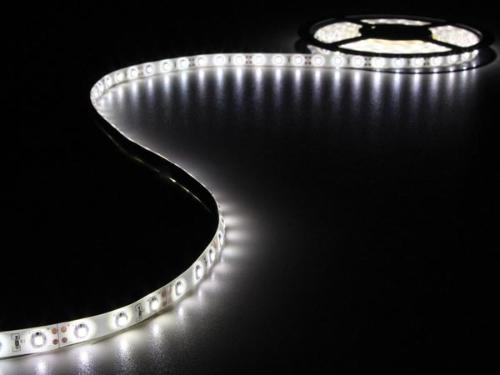 Perel SET MIT FLEXIBLEM LED-STREIFEN UND NETZTEIL - KALTWEIß - 300 LEDs - 5 m - 12 VDC
